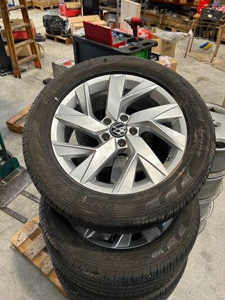 Llantas + Neumáticos Volkswagen R18
