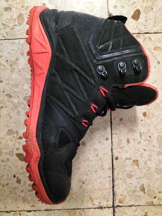 Bota cómoda tipo zapatilla