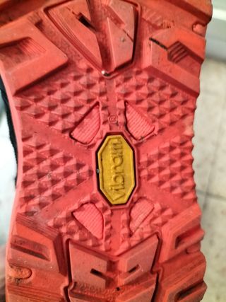 Bota cómoda tipo zapatilla