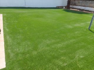 INSTALADOR DE CÉSPED ARTIFICIAL