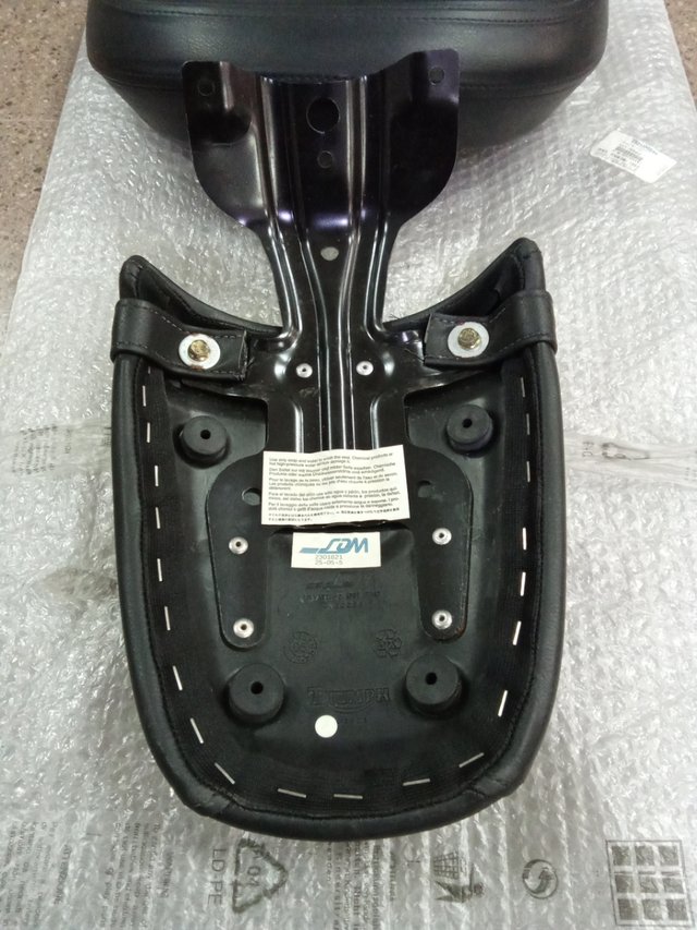 ASIENTO TRIUMPH ROCKET