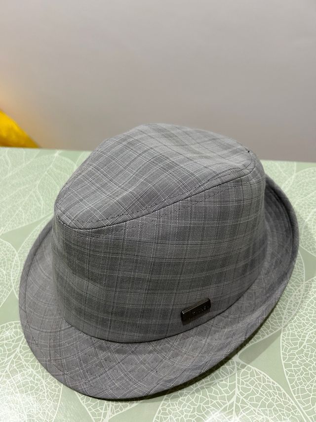 Sombrero gris