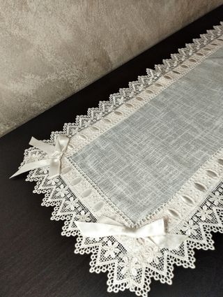 Elegante Runner Centrotavola Design