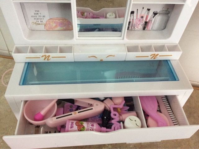 Muñeca Nancy con tocador