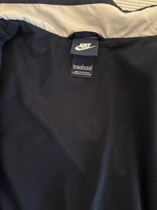 chubasquero, corta viento niño Nike