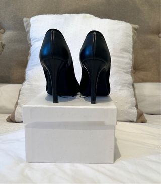 STILETTOS NEGROS PIEL KARMINE 37