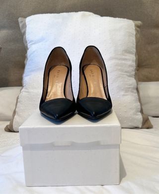 STILETTOS NEGROS PIEL KARMINE 37