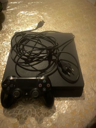 Playstation 4 slim