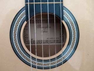 Guitarra española para niñ@s marca Alcazaba
