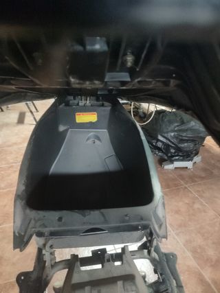 Asiento scooter con baul, económico