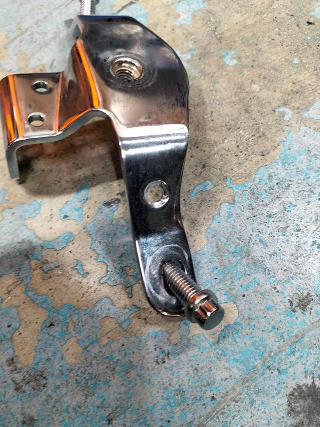 Soporte motor cromado harley dyna