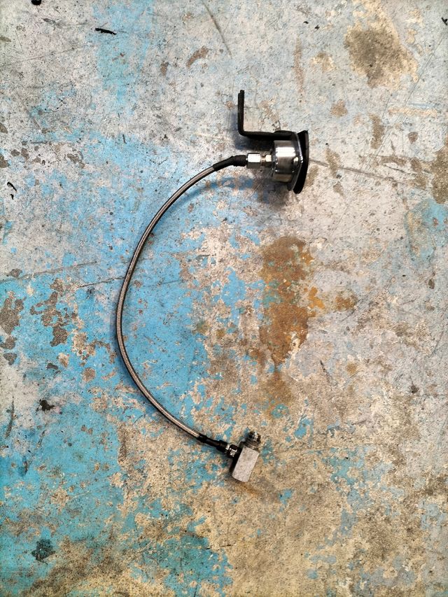 Manómetro presión aceite harley dyna.