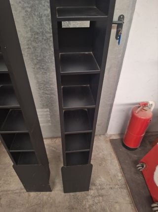 2 estanterías metálicas para CDs .Goppion