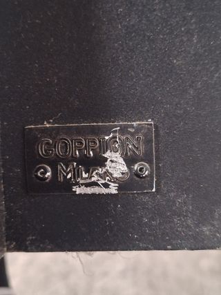 2 estanterías metálicas para CDs .Goppion