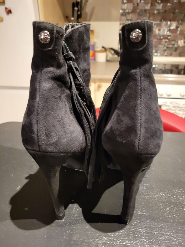 Botines Guess negros