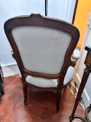 Butaca estulo clasico de color gris