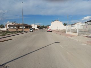 SOLAR 165m2 CON 8 FACHADAS URB. TEJERA