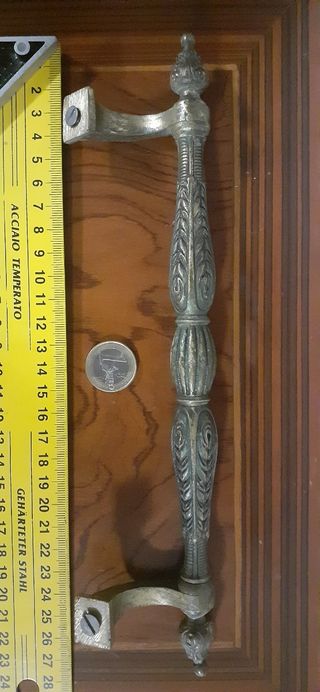 Bronce gran tirador antiguo. Manilla antigua.