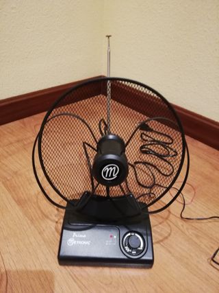 Metronic Prima Antena TV Interior Orientable 32 dB