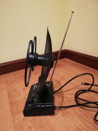 Metronic Prima Antena TV Interior Orientable 32 dB