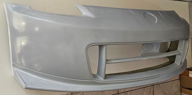 Parachoques Nissan 350z Nismo V2 de fibra