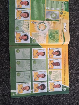 Album mundial 2014 (cromo de messi y cr7 incluido)