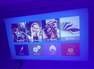 Mini Proyector con Pantalla de Espejo