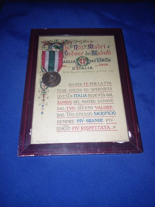 CUADRO CON MEDALLA IWW