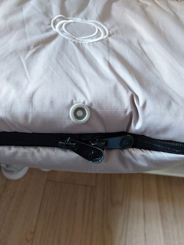 Saco Bugaboo gris artico