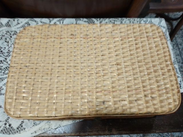 Caja de bolillos con 45 unidades