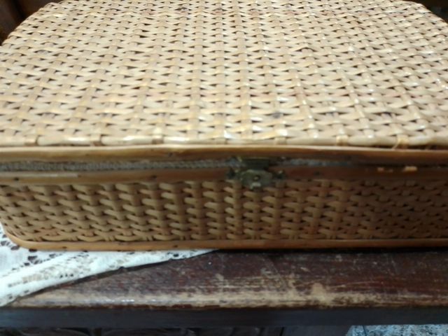 Caja de bolillos con 45 unidades