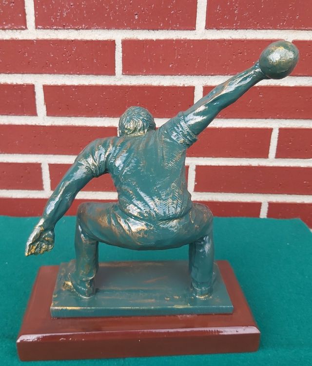 Antigua figura bolos firmada