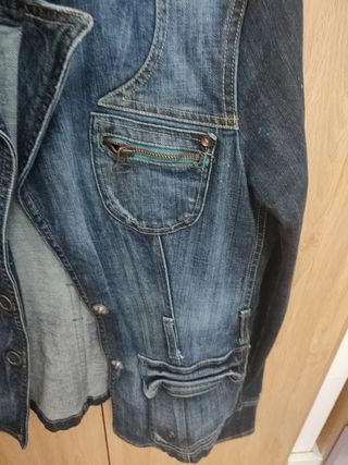 Chaqueta vaquera SÚPER CHULA  de ZARA 