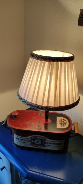 Costurero,vintage con lámpara.40€