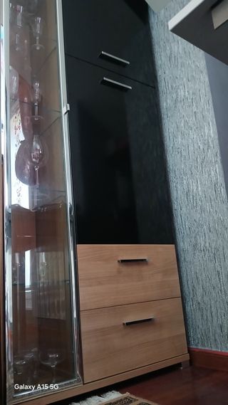 Mueble, vitrina de madera y cristal, regalo uadron