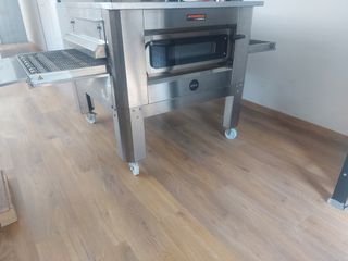 HORNO TUNEL PARA 137 PIZZAS POR HORA