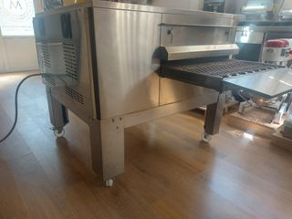 HORNO TUNEL PARA 137 PIZZAS POR HORA