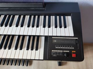 Organo musical Yamaha Electone ME-50