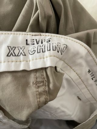 Levi’s pantalón corto tipo chino. Impecable.