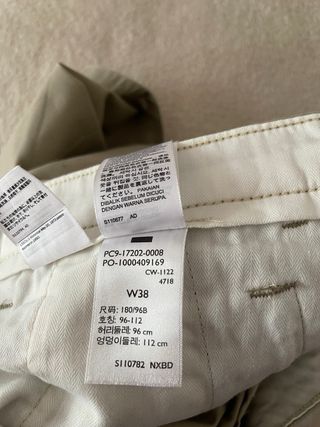 Levi’s pantalón corto tipo chino. Impecable.