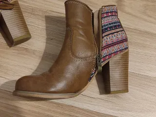 Botines Mustang marrones