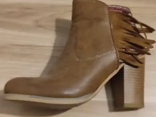 Botines Mustang marrones