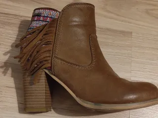 Botines Mustang marrones