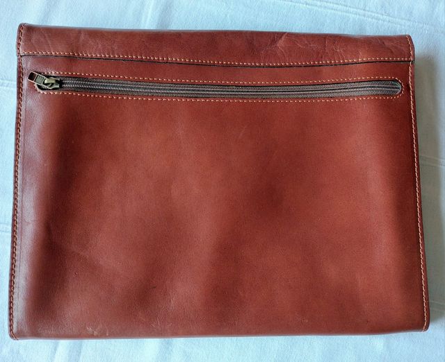 Cartera PIEL de mano marca TRUJILLO