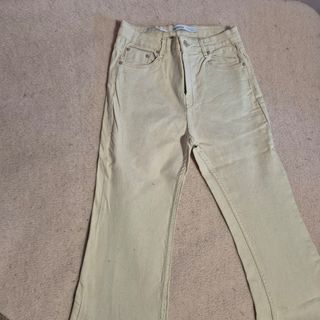 Pantalón High Rise Flare de Bershka