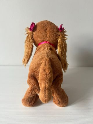 Perra Lucy de juguetes