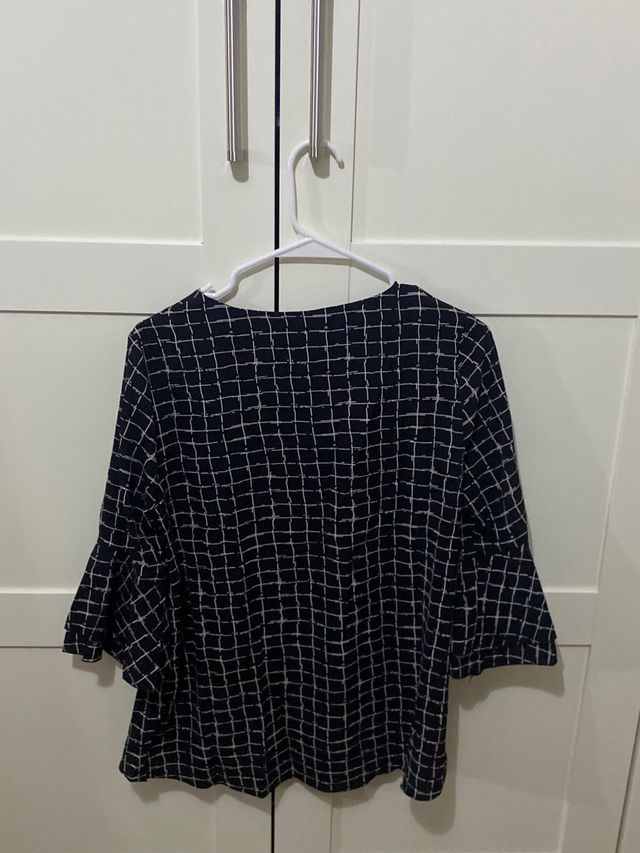 Blusa con estampado. Mujer