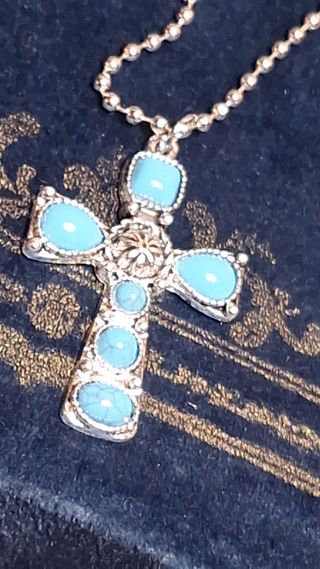 Cruz con Cadena