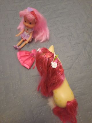 MUÑECA  TARTA  DE  FRESA