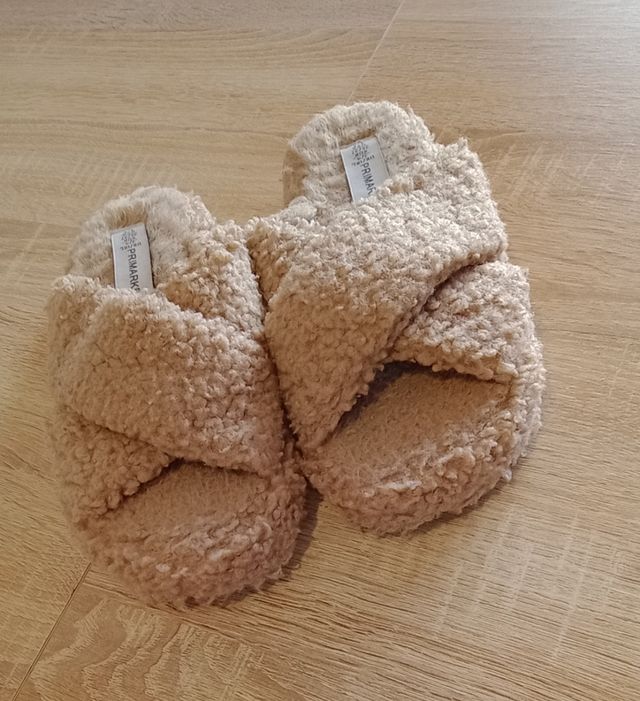 Zapatillas de casa 36 primark borrego beige